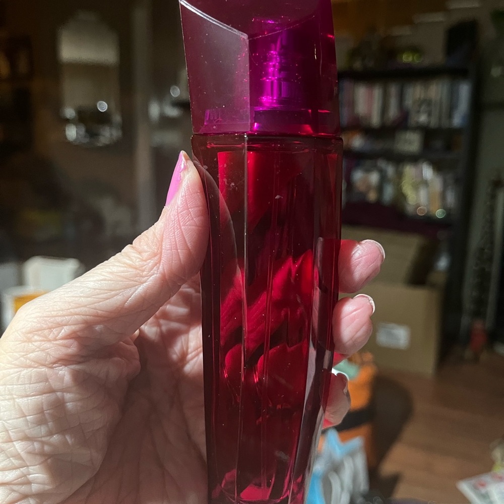 ⭐️DISCONTINUED⭐️ ESCADA Magnetism Perfum 50 ml.  Full!!!